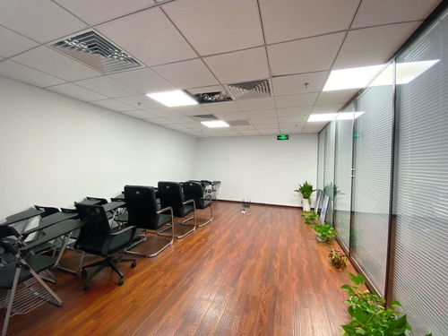 亦庄核心区精装写字楼出租 隆盛大族广场全新办公空间带家具，便捷高效